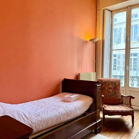 La Maison De La Glycine 罗什福尔