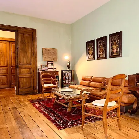 La Maison De La Glycine ロシュフォール