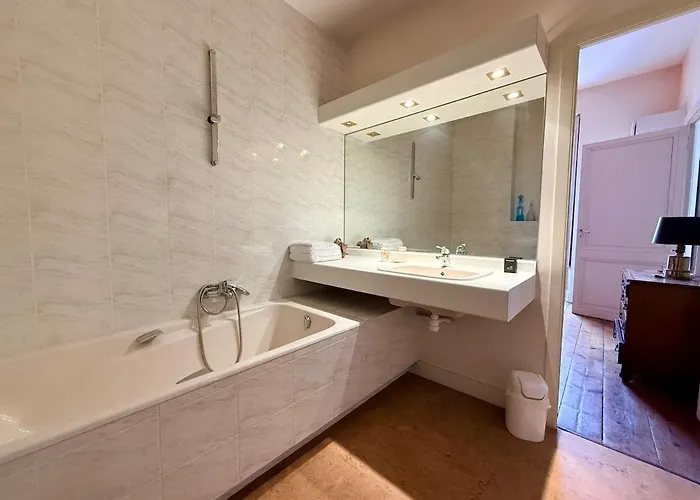 La Maison De La Glycine 度假居 *