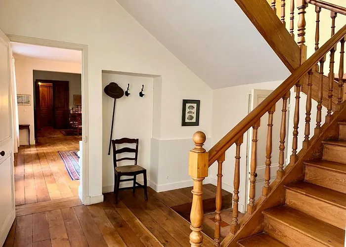 La Maison De La Glycine 罗什福尔