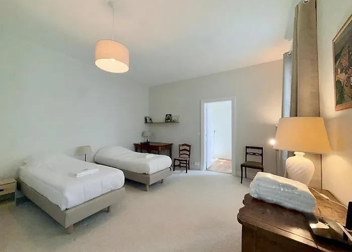 La Maison De La Glycine 罗什福尔