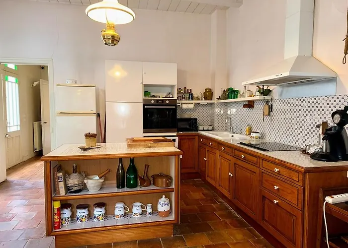 La Maison De La Glycine *